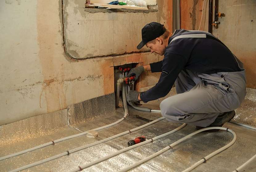 Podomítkové postavení rozvodné skříně je u elektrického topení nutnost