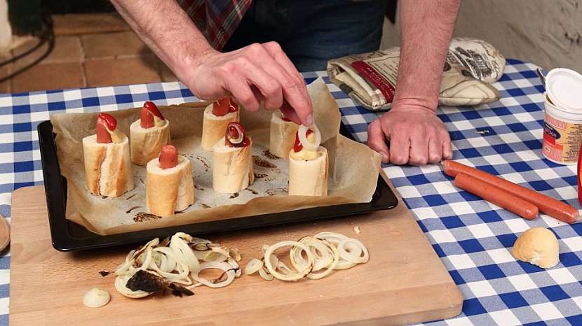 Jak připravit mini hot dogy 5