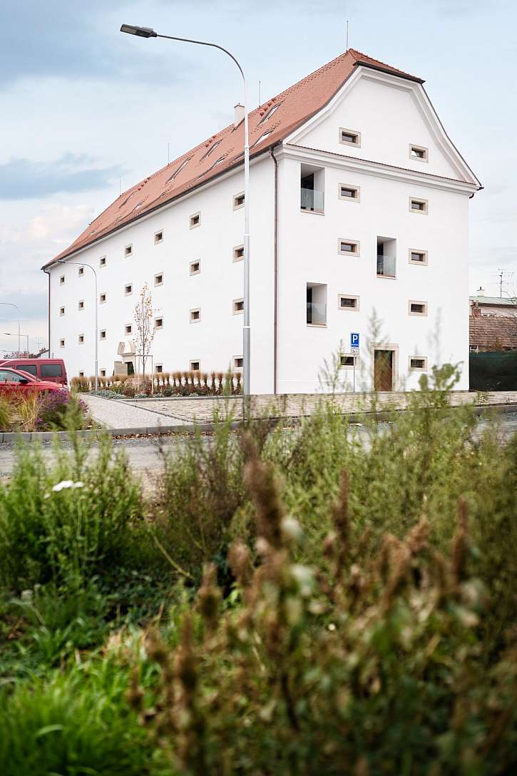 Barokní sýpka z 18. století nabízí krásné bydlení