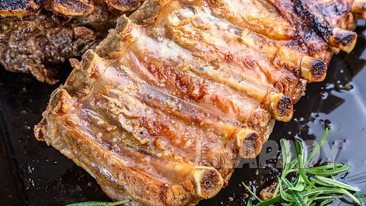 Jak zpracovat zbytky jídla: kosti z pečeného masa