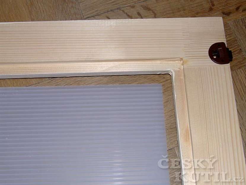 Renovace starší skříně