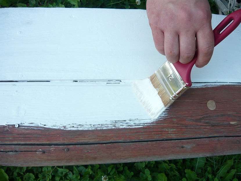 Renovace dřevěné lavičky
