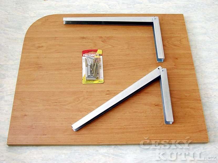 Sklopný stolek na snídani do malé kuchyně