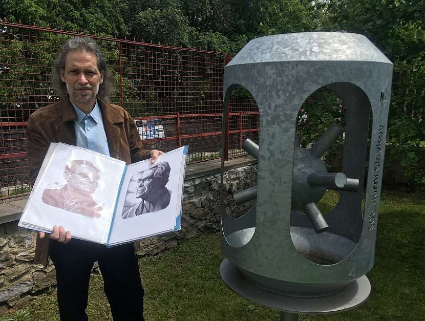 Ježek v kleci