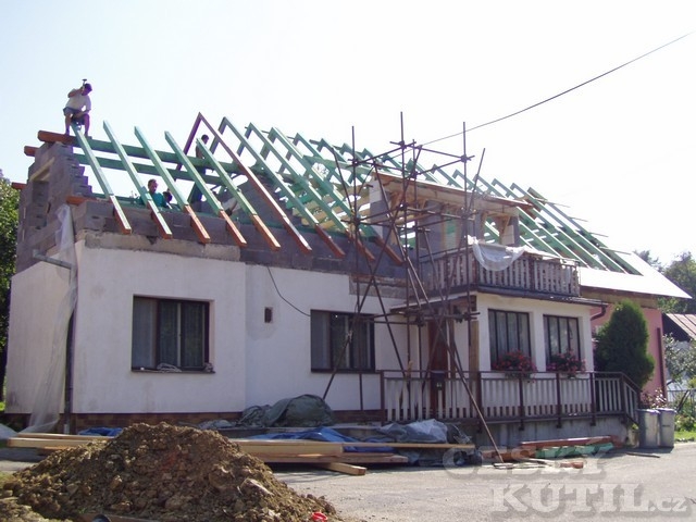Oprava střechy a úprava obytného podkroví