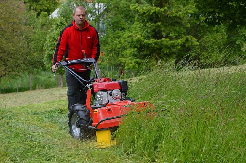 Dvoububnovou sekačku BDR-1200 uplatníte především na velkých plochách