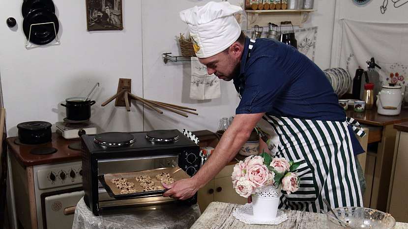 Recept na banánové sušenky s čokoládou: placičky pečte 15 až 20 minut