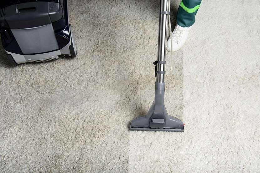 Tepování koberců probíhá s použitím tepovače