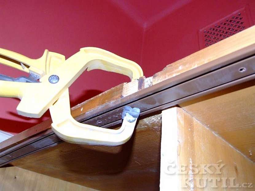 Renovace starší skříně
