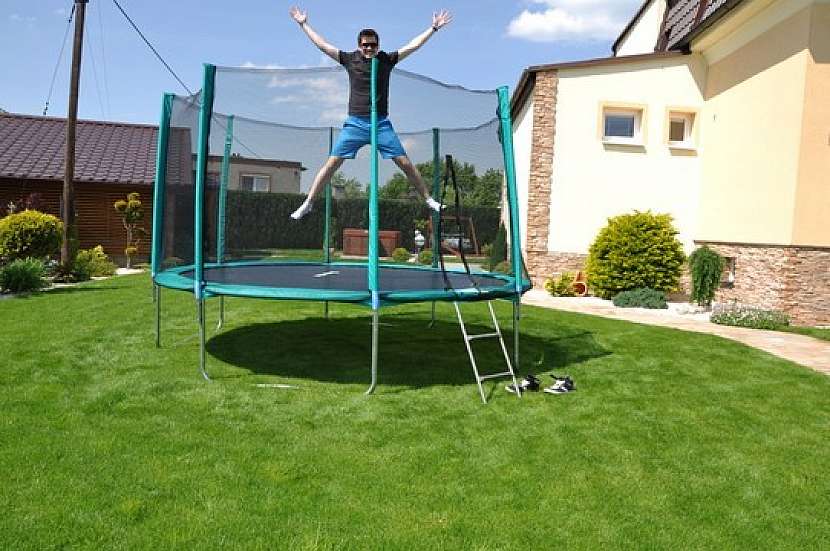 Jak správně na trampolíně skákat?