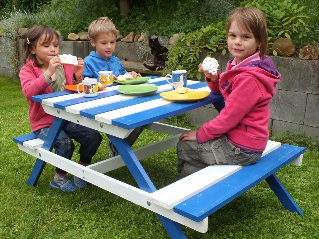 Zahradní stůl pro děti