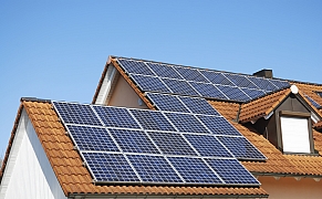 Fotovoltaika s baterií jako řešení pro každý rodinný dům