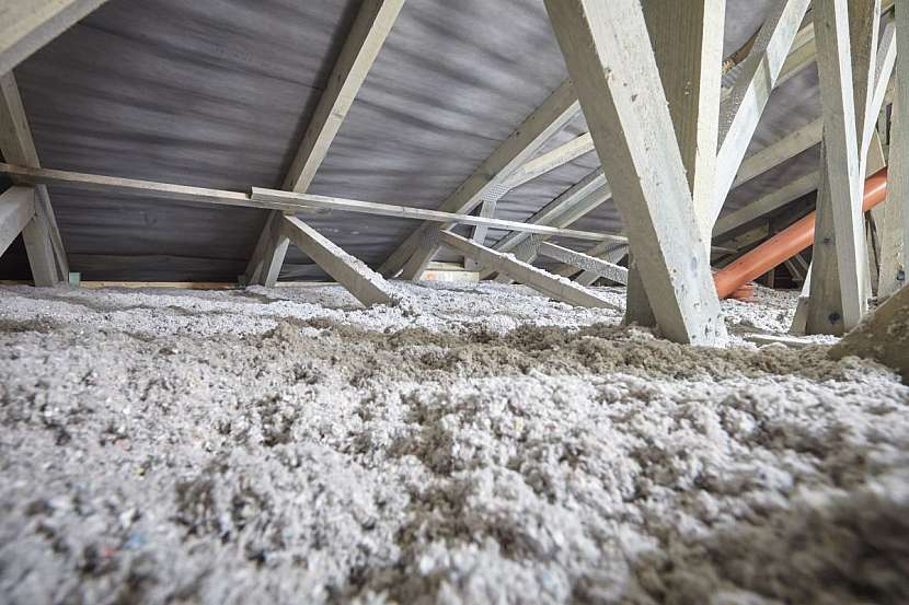 CIUR_zateplená půda uspoří až 35 procent na vytápění