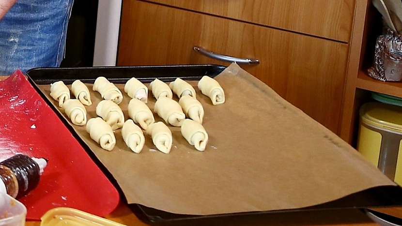 Šlehačkové rohlíčky: plněné kousky upečeme