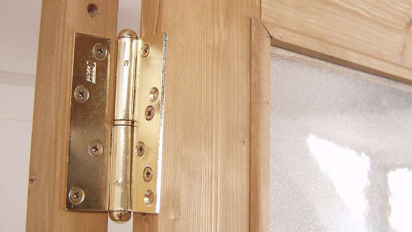 DIY dvířka jako zástěna: změříme vnitřní rozměr rámu