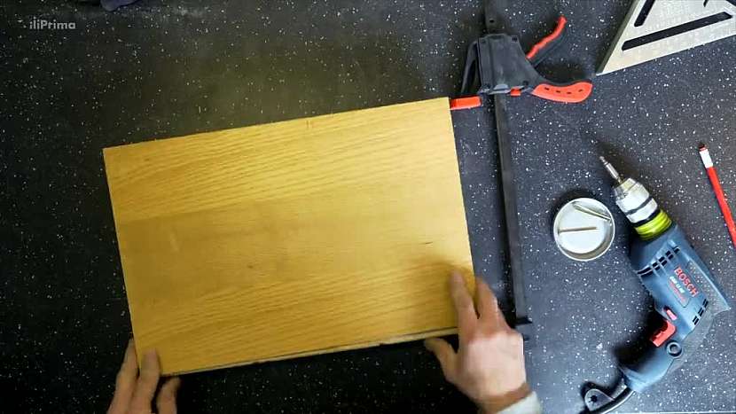 Materiál