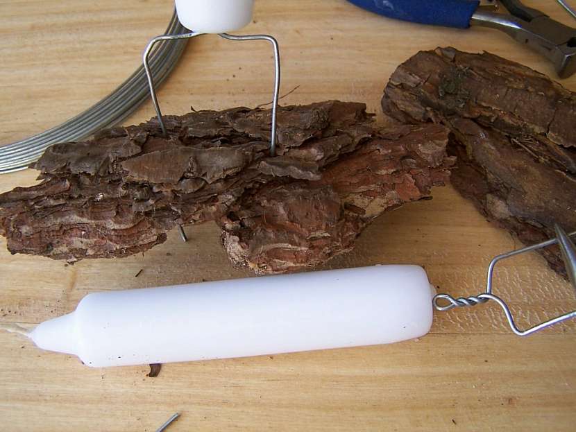 Výroba adventního věnce z přírodních materiálů