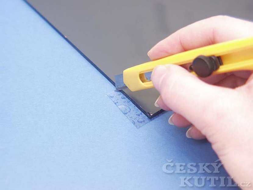 Zrcadlo s DC-fix tapetou