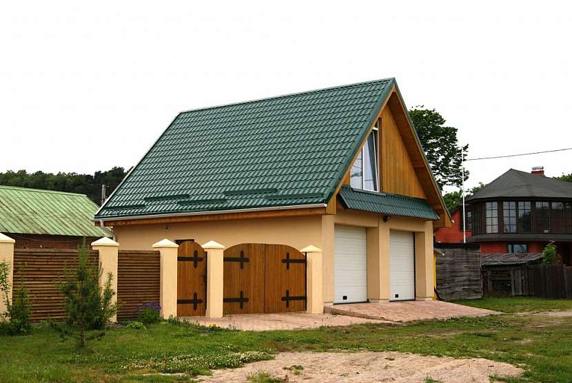 Strmá střecha vyžaduje velmi kvalitní provedení kvůli odolnosti