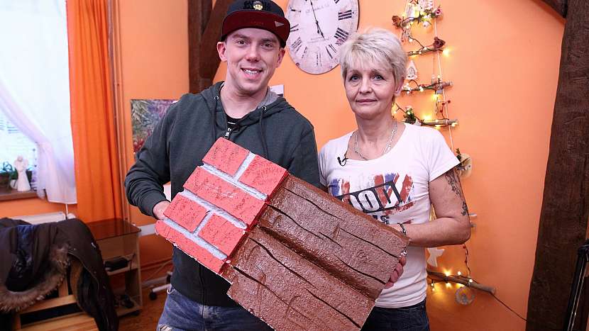 Jak si vyrobit polystyrenový krb prozradí Dagmar Kloučková z Lázní Bělohrad