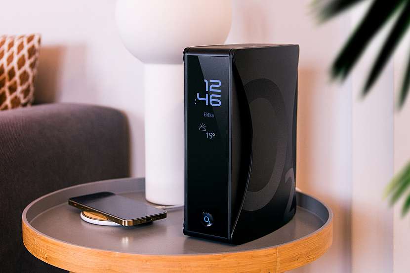 O2 Smart Box na stolečku