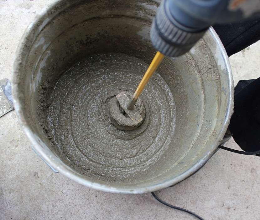 Beton je dobré hutnit, zvýší to jeho pevnost