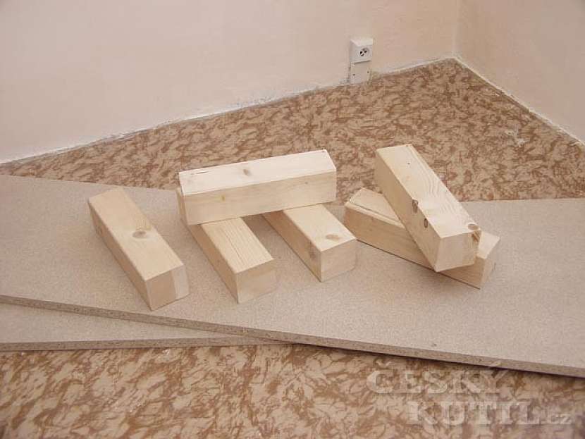 Jak vyrobit zvýšenou postel?