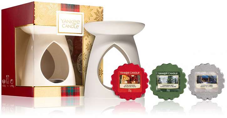 Vůně Yankee Candle Alpine Christmas navodí u vás doma tu správnou vánoční atmosféru.