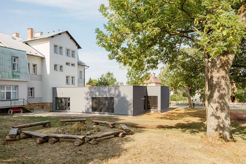 Do lázní Bělohrad za rašelinou i komfortnějším prostředím