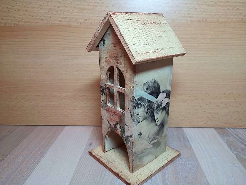 Patina na domečku