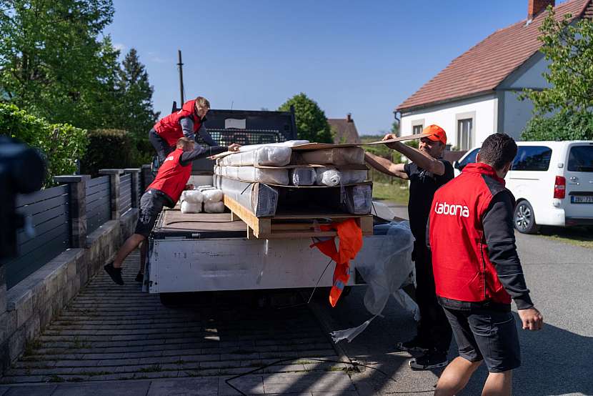 Pergola se dodává jako stavebnice. Paráda 