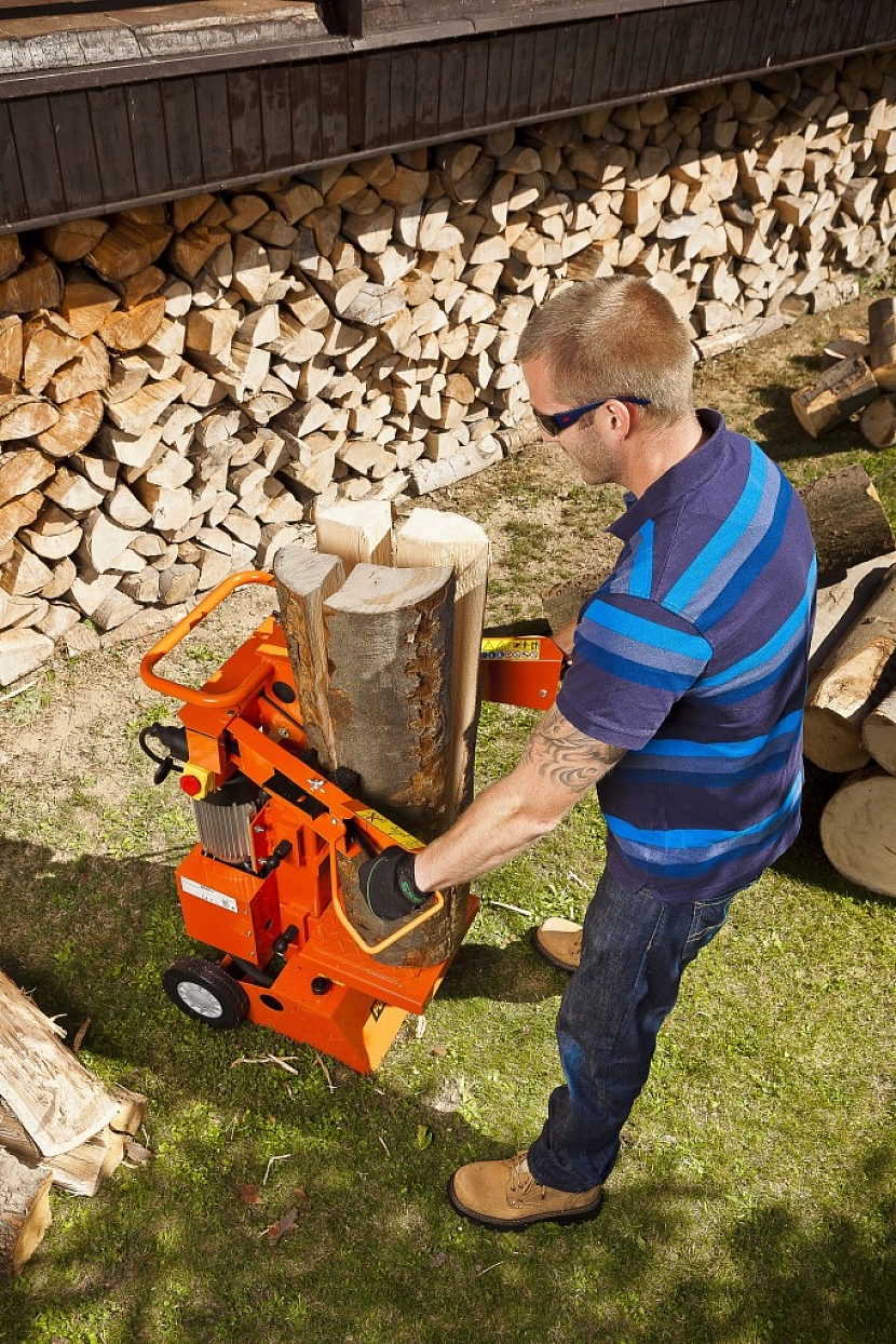 Štípačky dřeva: stroje pro usnadnění života