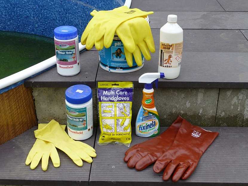 Pracovní rukavice nejen pro úklid špíny a bláta