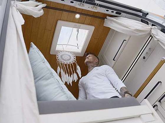 otevřít: Postavit auto vhodné pro kempování trvá asi 2 měsíce, tvrdí truhlář Adam