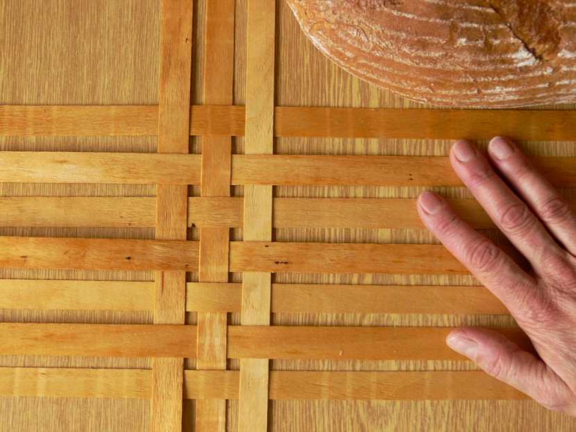 Chlebník upletený z rohože