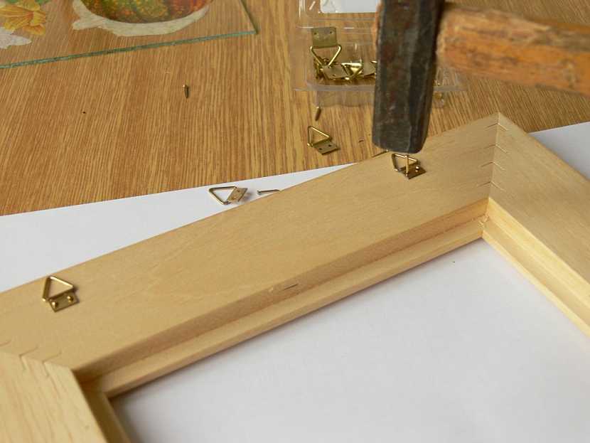 Jak vyrobit věšák na klíče – obrázek s rámečkem