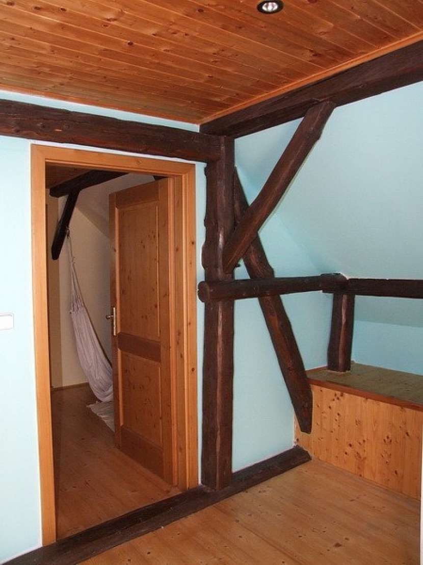 Podruhé dřevo na podlaze i stropě