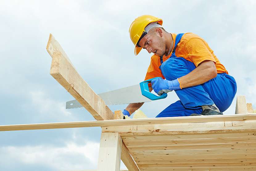 Stavbu střešních krovů zvládnete svépomocí (Zdroj: Depositphotos)