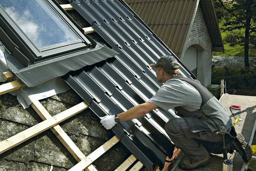 Správná montáž: záruka, že vaše ocelová střecha vydrží spoustu let