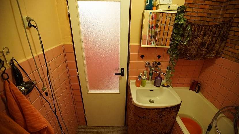Úložný prostor v původní koupelně byl malý
