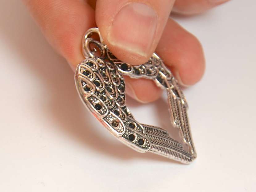 Materiál a nářadí pro náhrdelník andělského srdce: