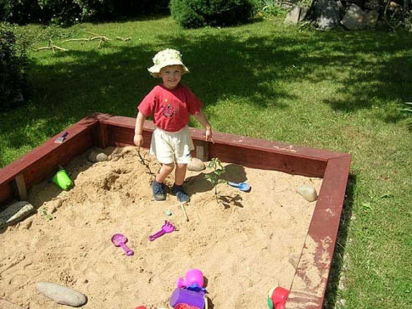 Pískoviště - prostor pro hry dětí
