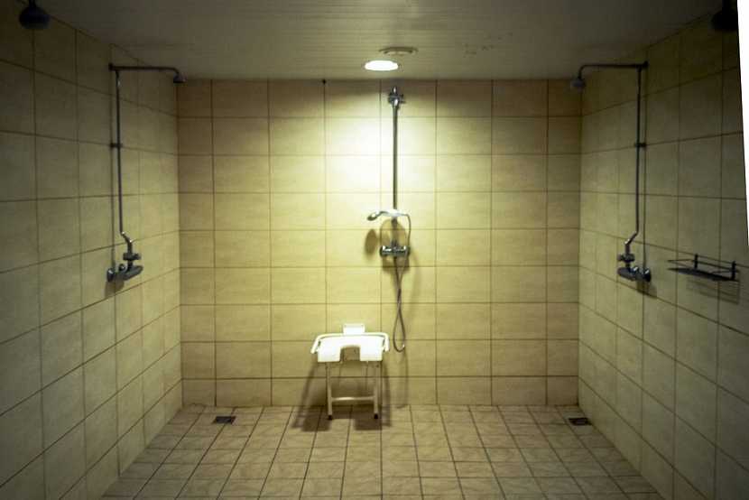 Tělesně postižený člověk potřebuje v koupelně dostatek místa