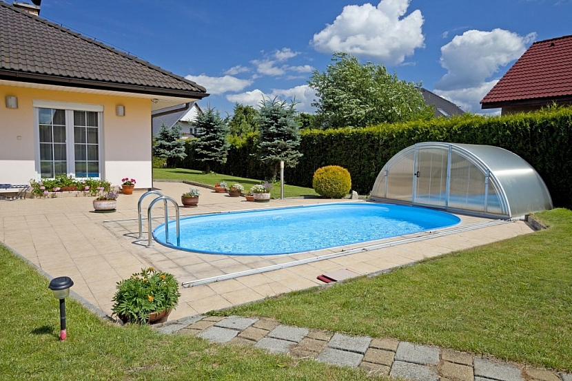Umístění bazénu na zahradě