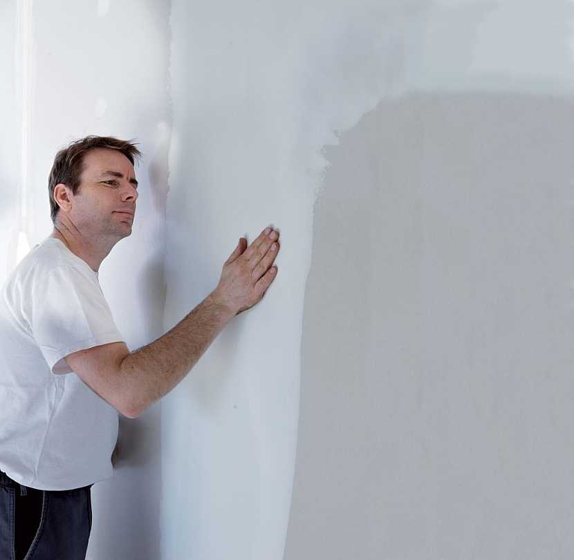 Jak dosáhnout dokonale hladkého povrchu stěn za pomoci tmelení?