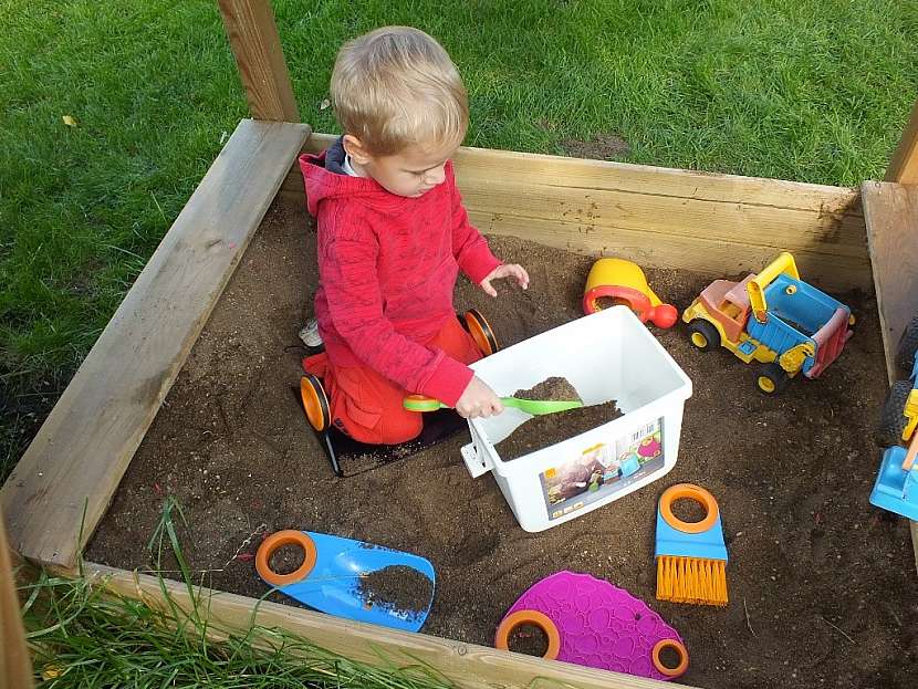 Pískoviště - prostor pro hry dětí