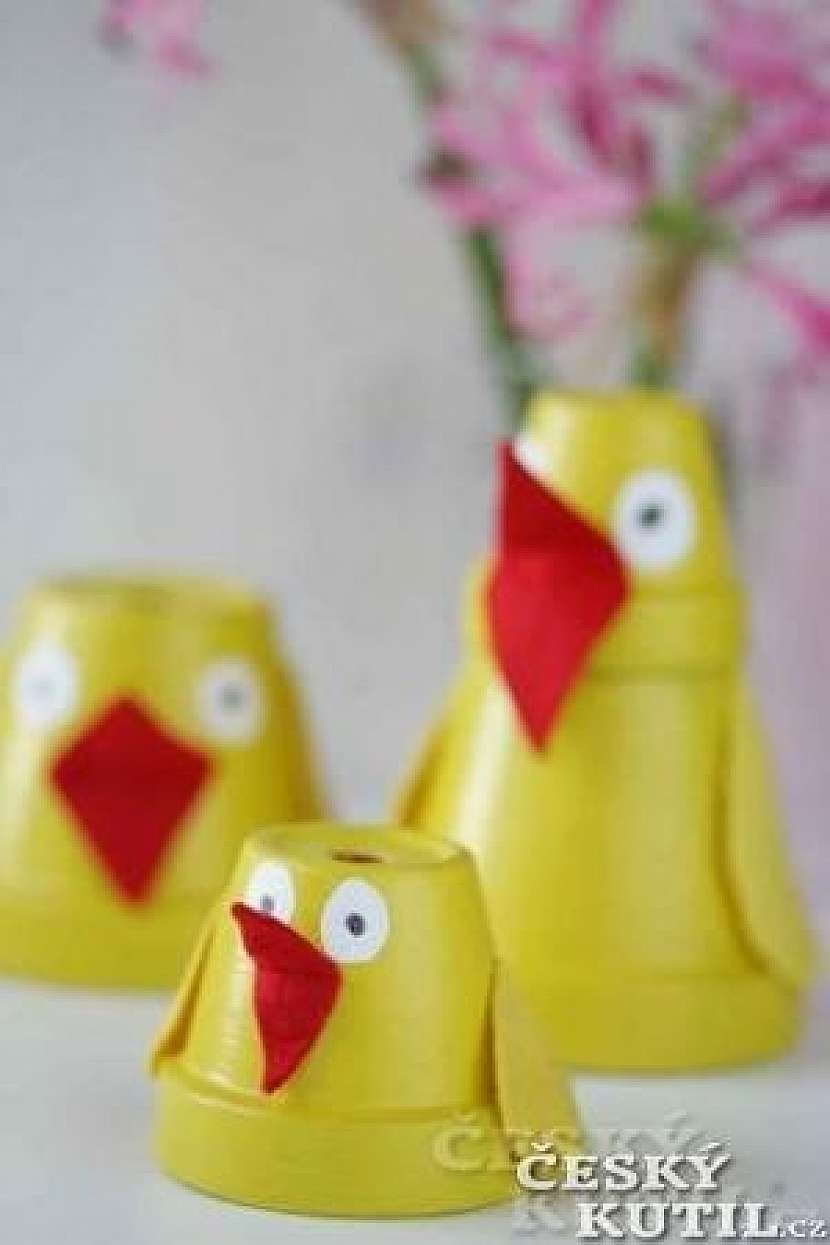 Výroba velikonoční dekorace – kuřátka a veselé plato na vajíčka