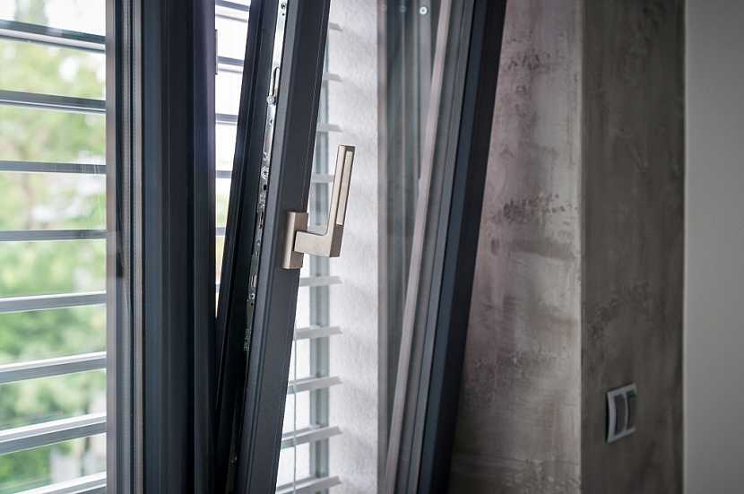 Šedá je „IN“! – Inoutic, jediný výrobce, který nabízí kompletně šedá PVC okna