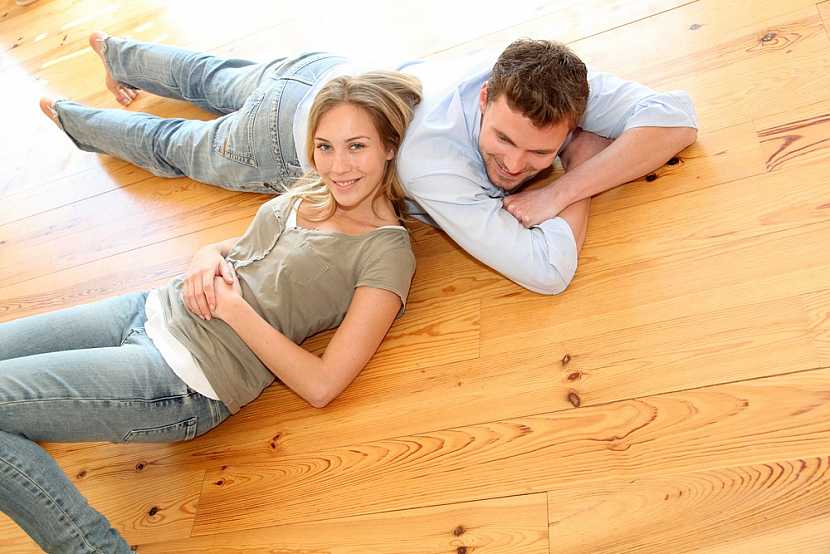 Která z masivních dřevěných podlah je nejvhodnější k pokládce na podlahové topení