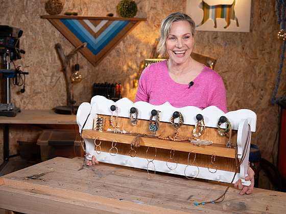 otevřít: Renovace nábytku vás překvapí: Ze zapomenuté police vznikl hit interiéru